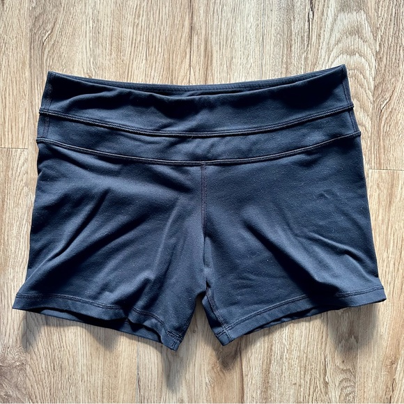 lululemon athletica Pants - Lululemon Groove Short